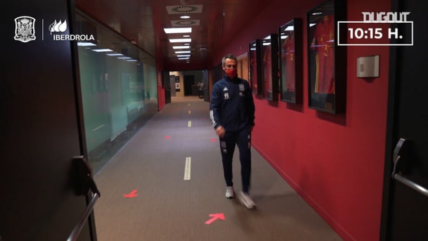 Behind the scenes: The matchday of the Spanish women’s national team coach